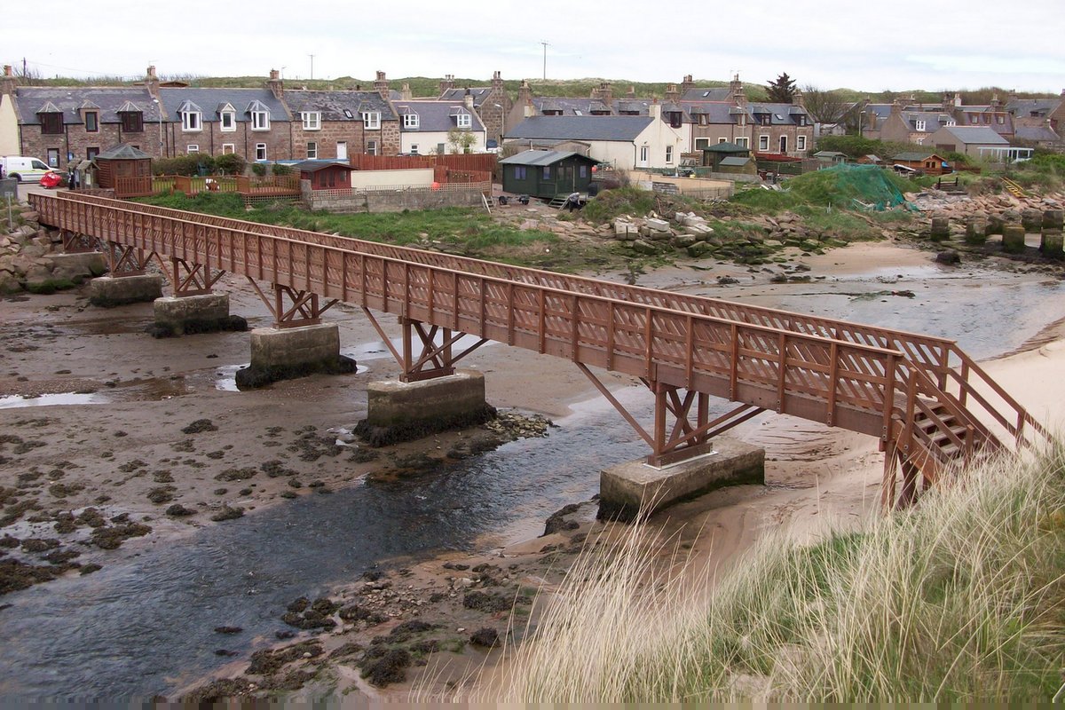 Bespoke Hardwood timber Footbridge - Ref 4072